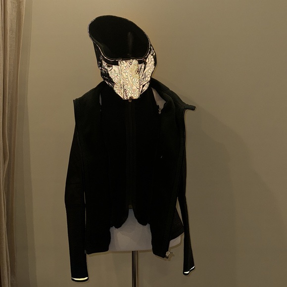 Lululemon Athletica size 4 Jacket - Picture 8 of 8